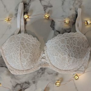 Beautiful cream lace bra from Victoria's Secret